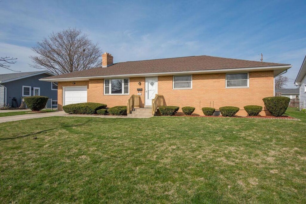 959 Miriam Dr E, Columbus, OH 43204 - photo 1