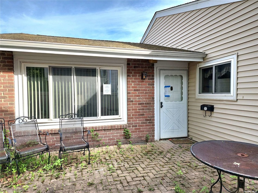 200 Springmeadow Dr unit E, Holbrook, NY 11741 - photo 1