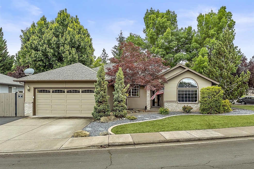 3030 Ruby Dr, Medford, OR 97504 - photo 1