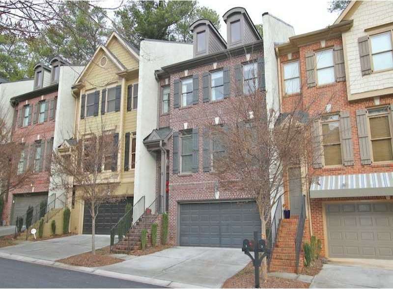 Exterior Front. Built in 2006, this gorgeous 4br/3