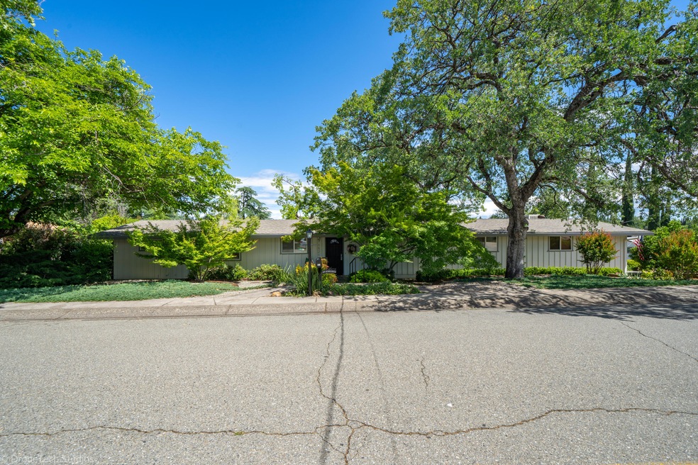 1521 Ridge Dr-4