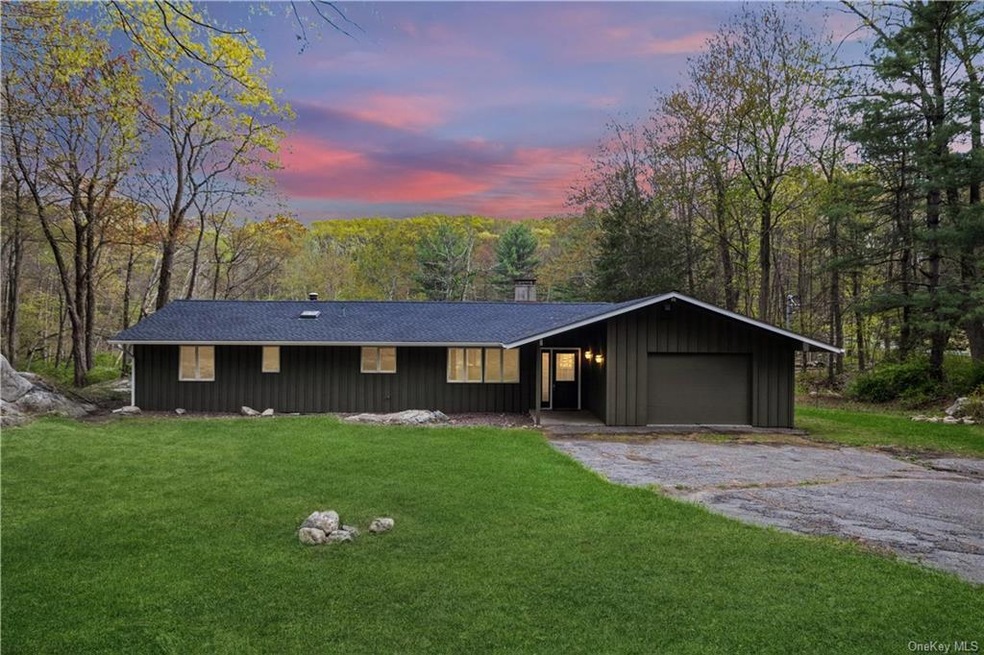 2 Partridge Hill Ct, Carmel, NY 10512 - photo 1