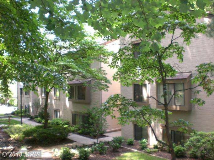 11723 Karbon Hill Ct unit 103, Reston, VA 20191 - photo 1