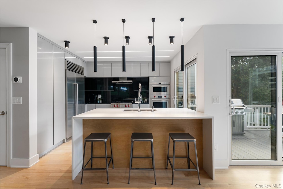 Pending $999,000 • Co-Listing Agent