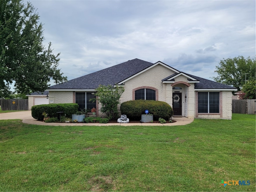 401 Rio Grande Ave, Hutto, TX 78634 - photo 1