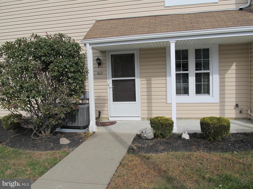 617 Yorkshire Ct unit 617, Sewell, NJ 08080 - photo 1