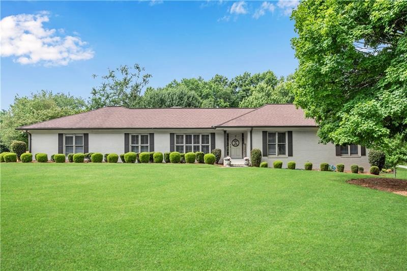 1075 Saddle Lake Ct, Roswell, GA 30076 - photo 1