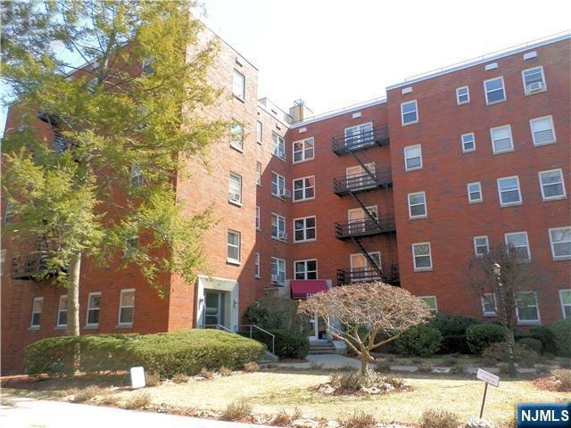 For Rent $1,900/month