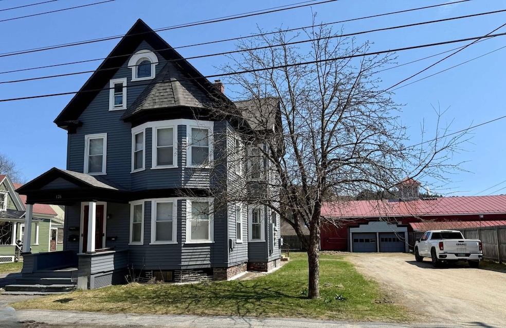 126 Pearl St, Saint Johnsbury, VT 05819 - photo 1