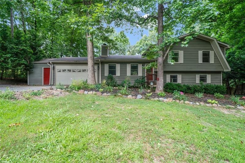 6345 Iris Dr, Flowery Branch, GA 30542 - photo 1