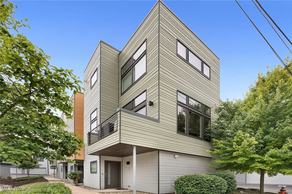 18875 Riversouth Terrace unit 7, Fairview Park, OH 44126 - photo 1