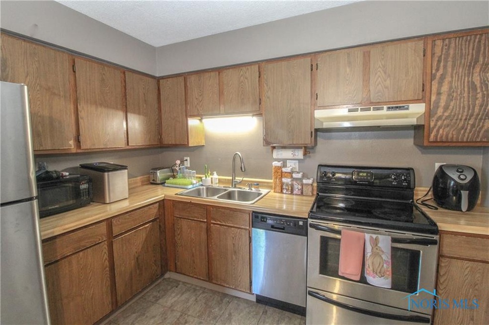 606 Wilson St, Genoa, OH 43430 - photo 1