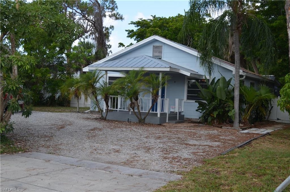 View of front of home featuring a porch
