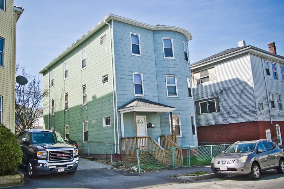 31 Suffield St, Worcester, MA 01610 - photo 1