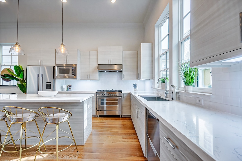 Large Kitchen
