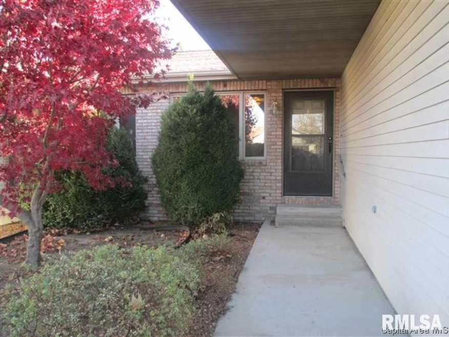 616 Westwinds Dr, Jacksonville, IL 62650 - photo 1