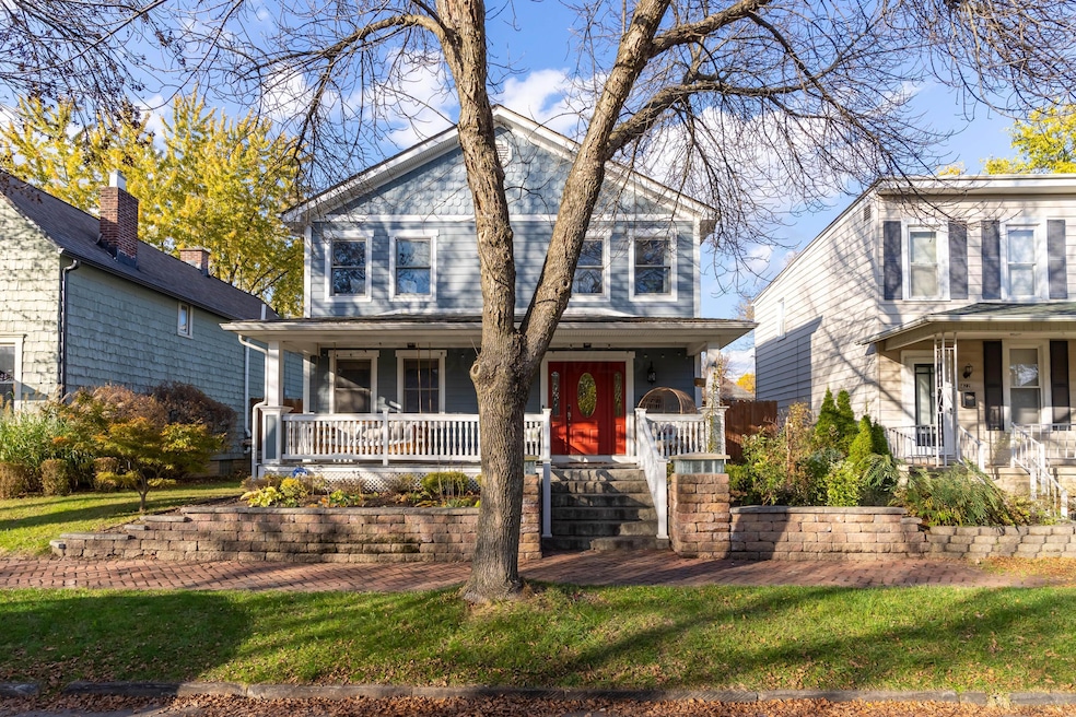 418 Forest Street_MLS_2