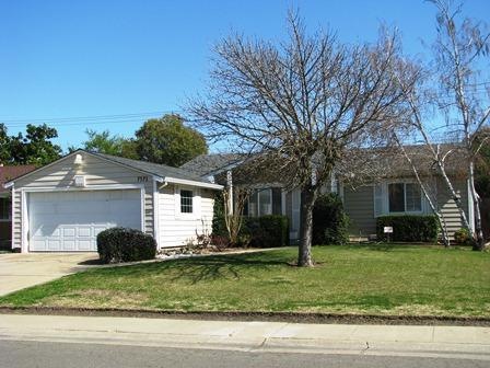 7571 Circle Pkwy, Sacramento, CA 95823 - photo 1