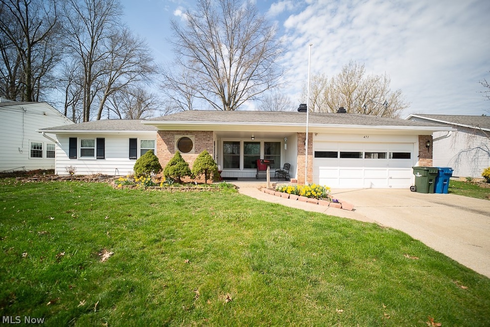 Nice brick & aluminum sided house, nicely maintained.