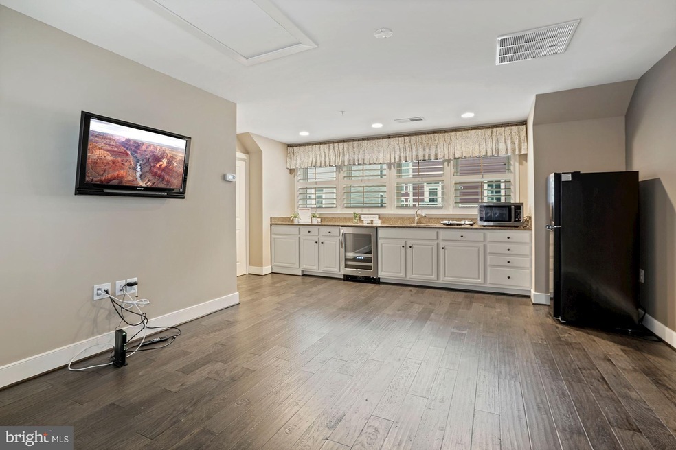 717 Mckenzie Ave, Alexandria, VA 22301 - photo 1