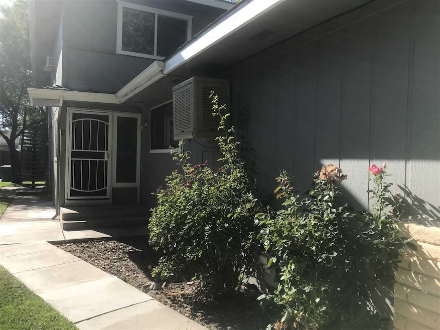 643 Pine Meadows Dr unit 2, Sparks, NV 89431 - photo 1