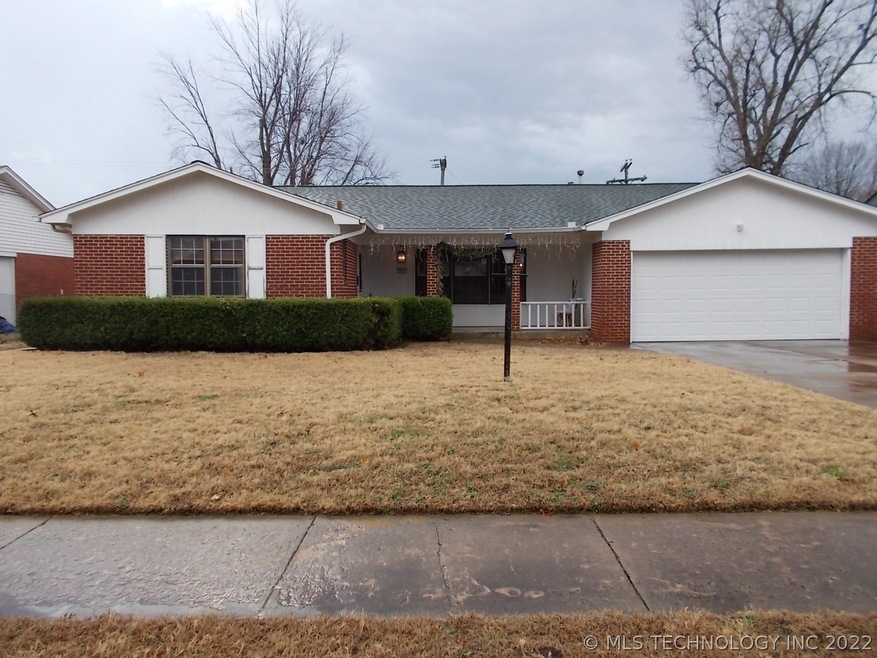 925 W Oakland St, Broken Arrow, OK 74012 - photo 1