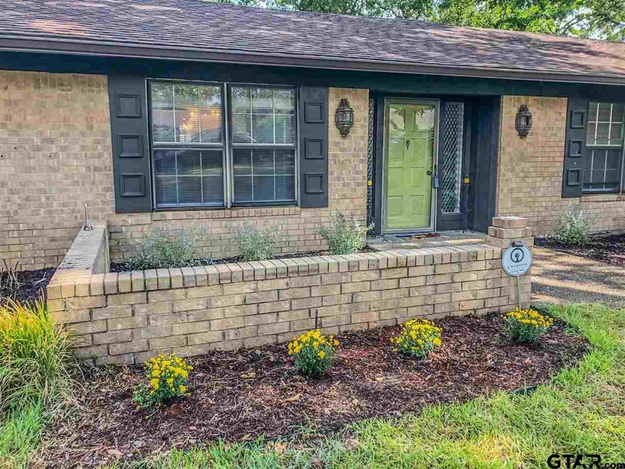1600 1600 Yosemite Dr, Tyler, TX 75701 - photo 1