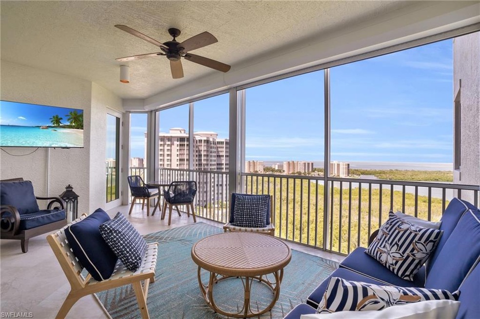 Sunroom featuring ceiling fan