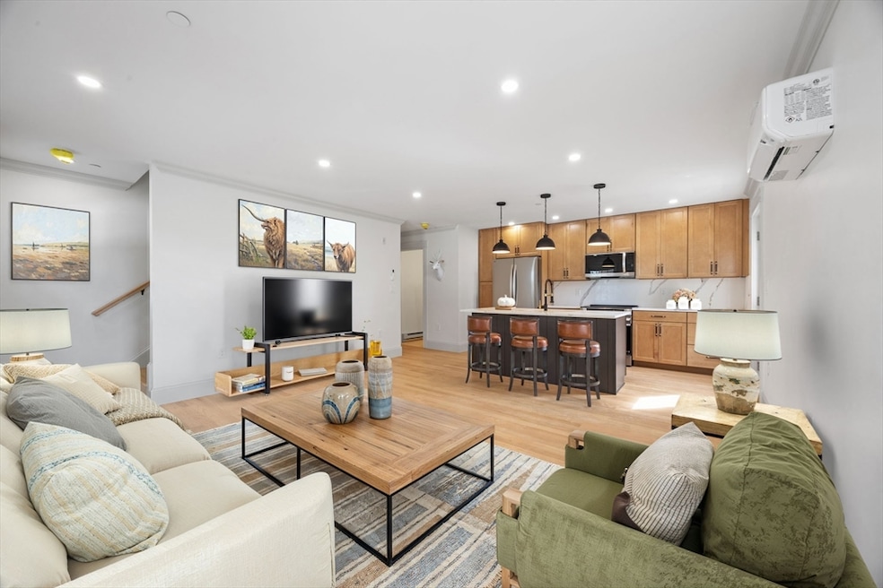 9 Swan St unit 3, Beverly, MA 01915 - photo 1