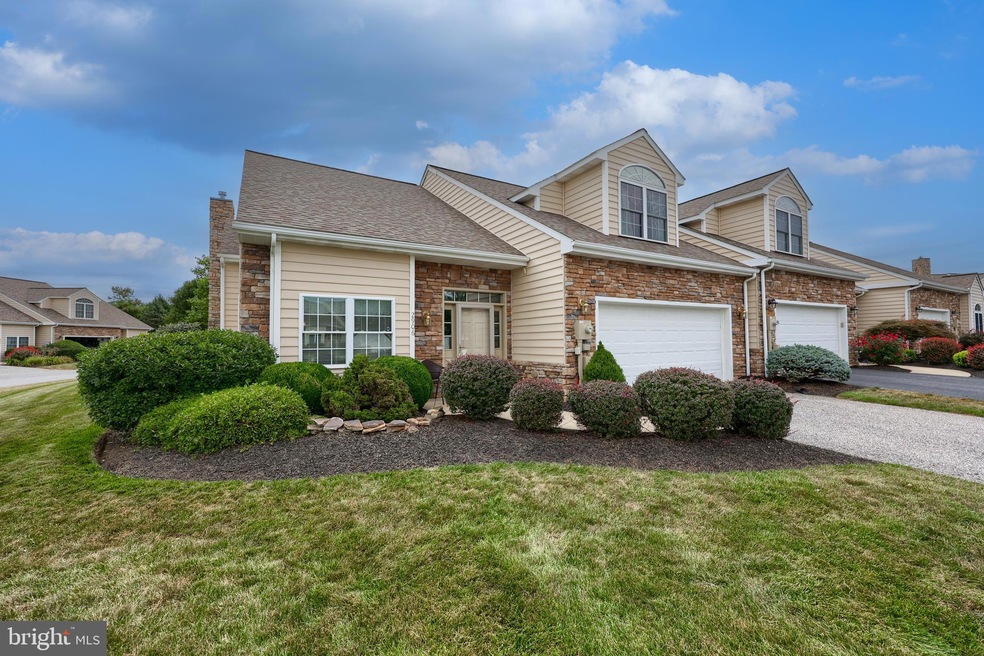 2906 Halstead Ln unit 37, York, PA 17404 - photo 1