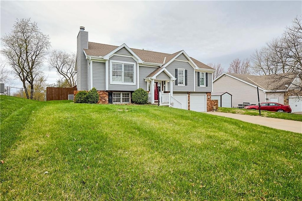 3904 Remington Ct, Saint Joseph, MO 64506 - photo 1
