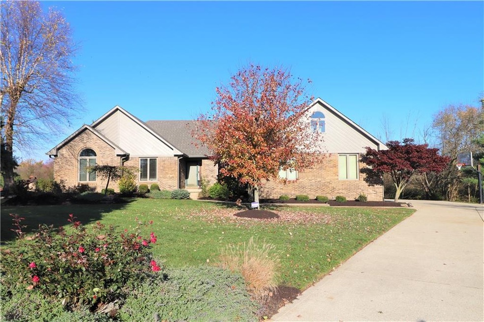 7860 Wooden Shoe Cir, Avon, IN 46123 - photo 1