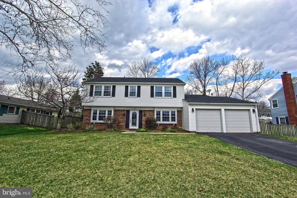 13108 Poplar Tree Rd, Fairfax, VA 22033 - photo 1
