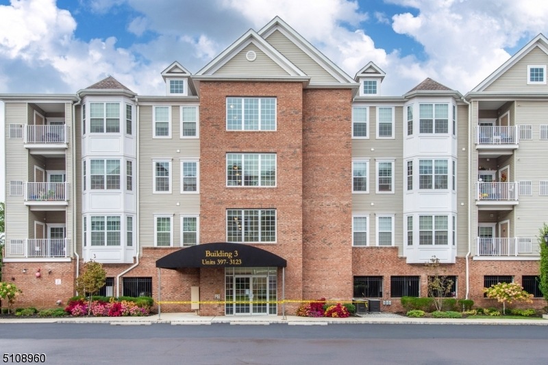 3116 Cory Ln unit 3116, Elmwood Park, NJ 07407 - photo 1