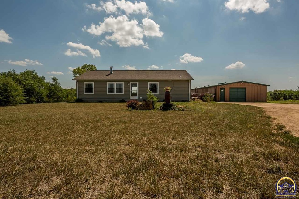 9104 SW Glick Rd, Auburn, KS 66402 - photo 1