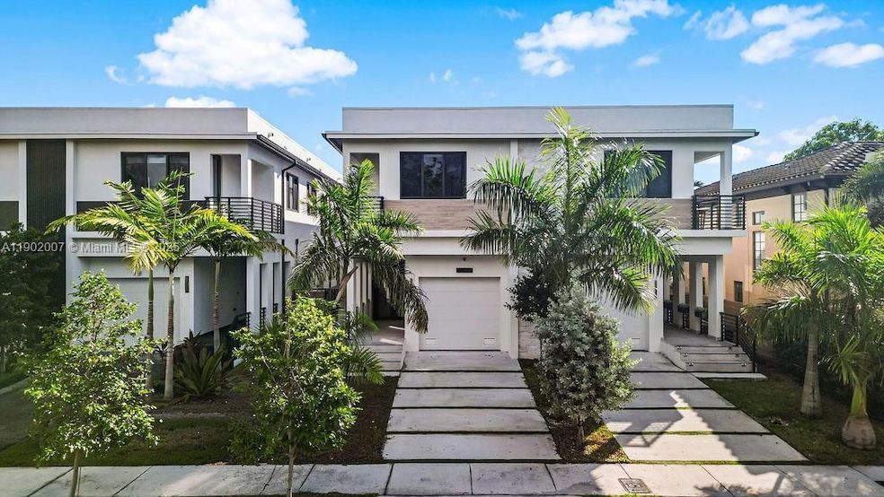 Pending $1,475,000 • Co-Listing Agent
