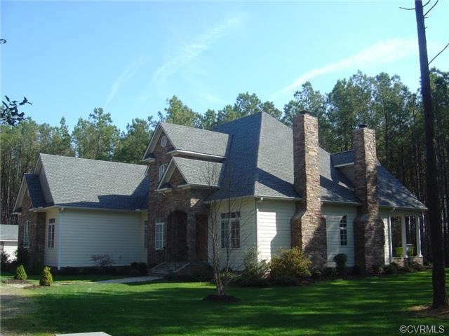 875 Koolwood Ln, Petersburg, VA 23805 - photo 1