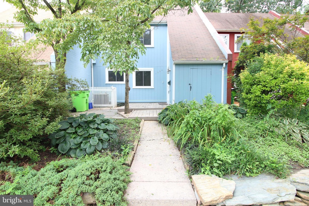 1554 Goldenrain Ct, Reston, VA 20190 - photo 1