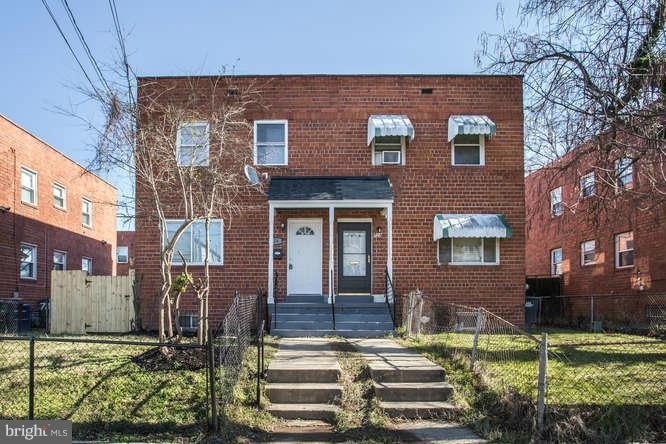 726 51st St SE, Washington, DC 20019 - photo 1