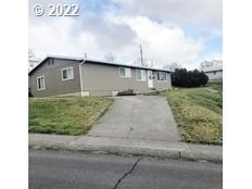338 NW 14th St, Pendleton, OR 97801 - photo 1