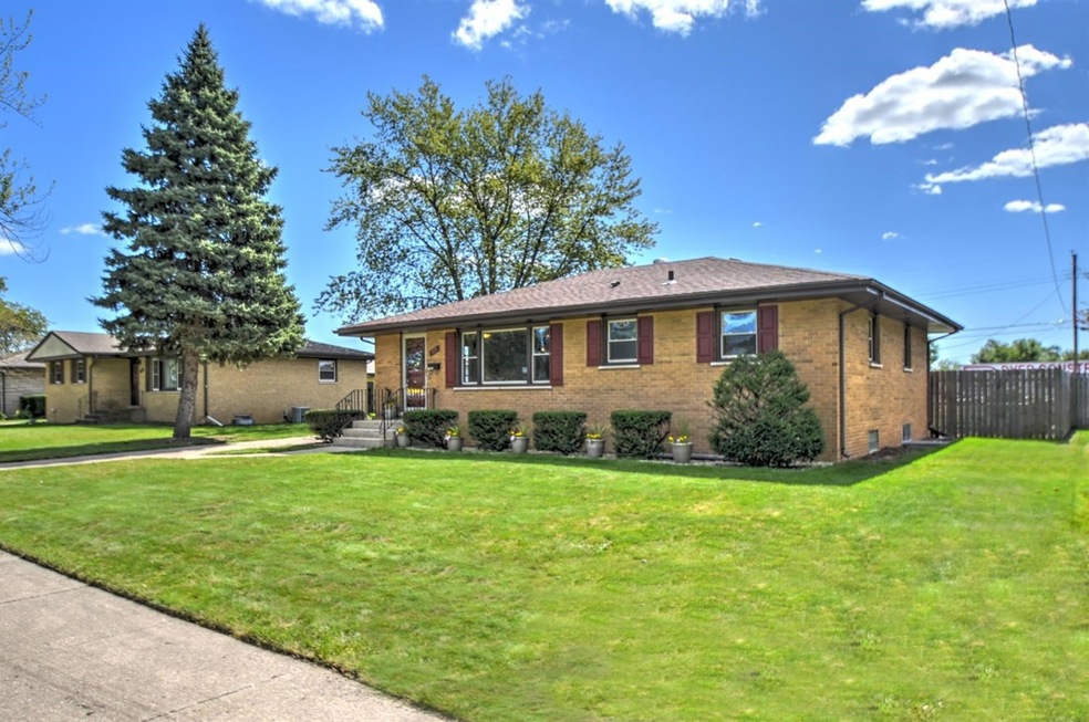 128 Carnation St, Dyer, IN 46311 - photo 1