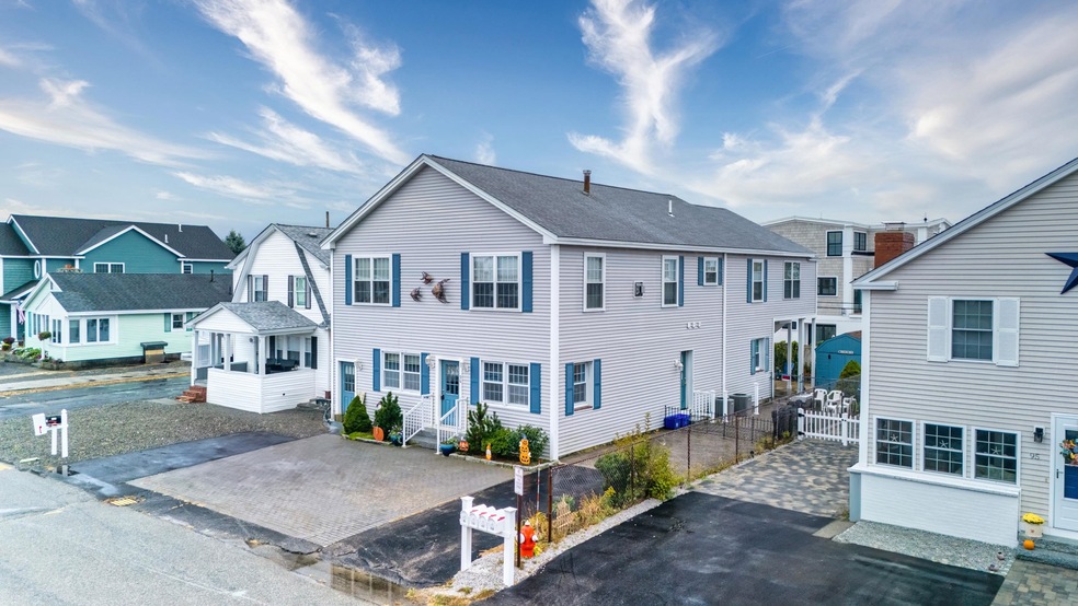 96 Concord St, Seabrook, NH 03874 - photo 1