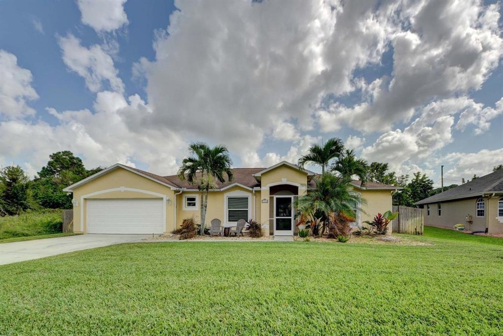 1372 SW Tadlock Ave Port St-large-001-04