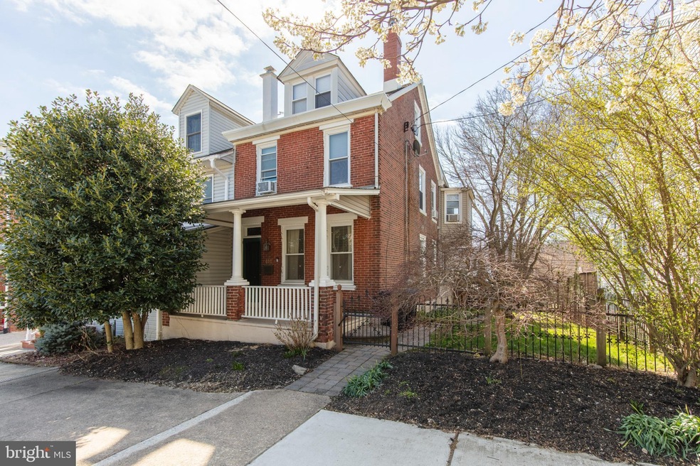 411 Spring Mill Ave, Conshohocken, PA 19428 - photo 1