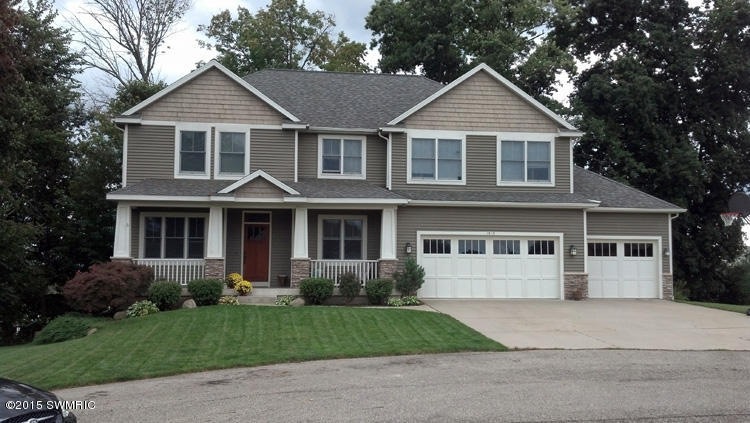 Front Exterior3