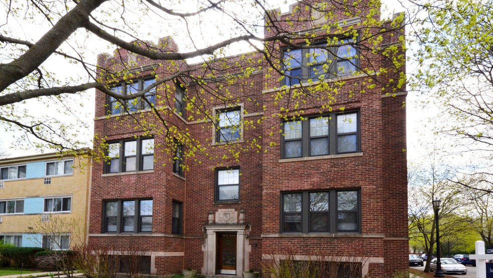 555 Elmwood Ave unit 2, Evanston, IL 60202 - photo 1