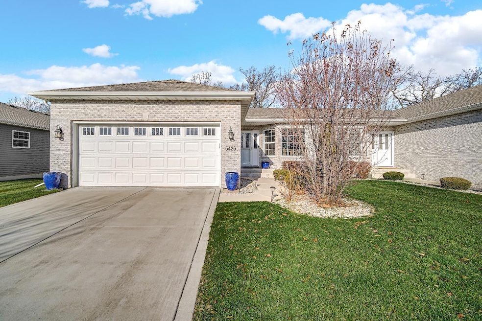 5426 Maggie Mae Ct, Crown Point, IN 46307 - photo 1