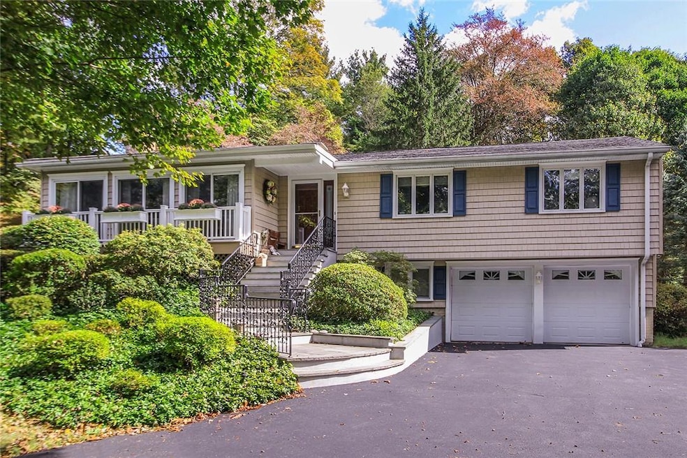 601 Douglas Rd, Chappaqua, NY 10514 - photo 1