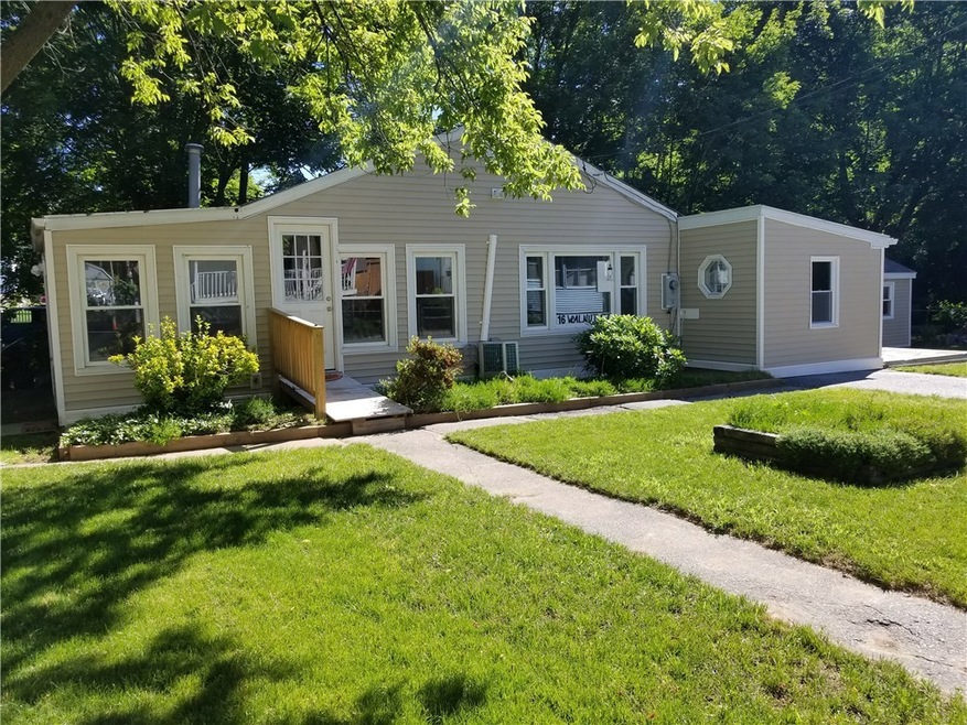 Cozy 2 bedroom fully renovated, fenced in yard, sh