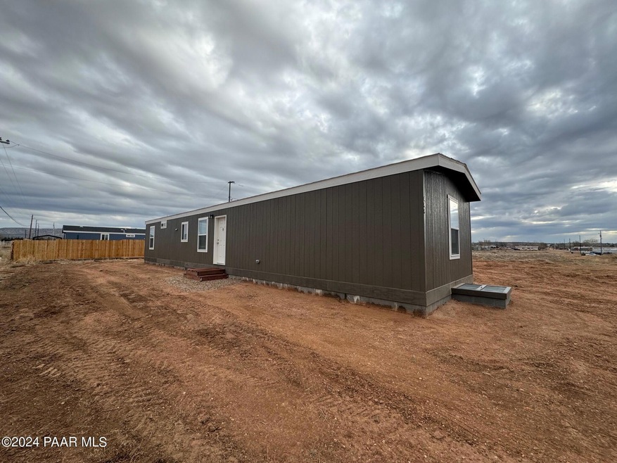 488 W Yellowstone Rd, Paulden, AZ 86334 - photo 1